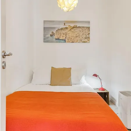 1bdr Cozy Flat In Heart Of By Lovelystay *