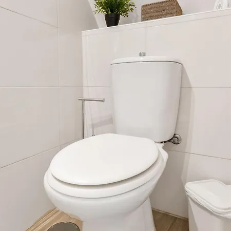 Apartment 1bdr Cozy Flat In Heart Of By Lovelystay Lisbon