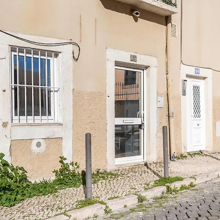 1bdr Cozy Flat In Heart Of By Lovelystay *